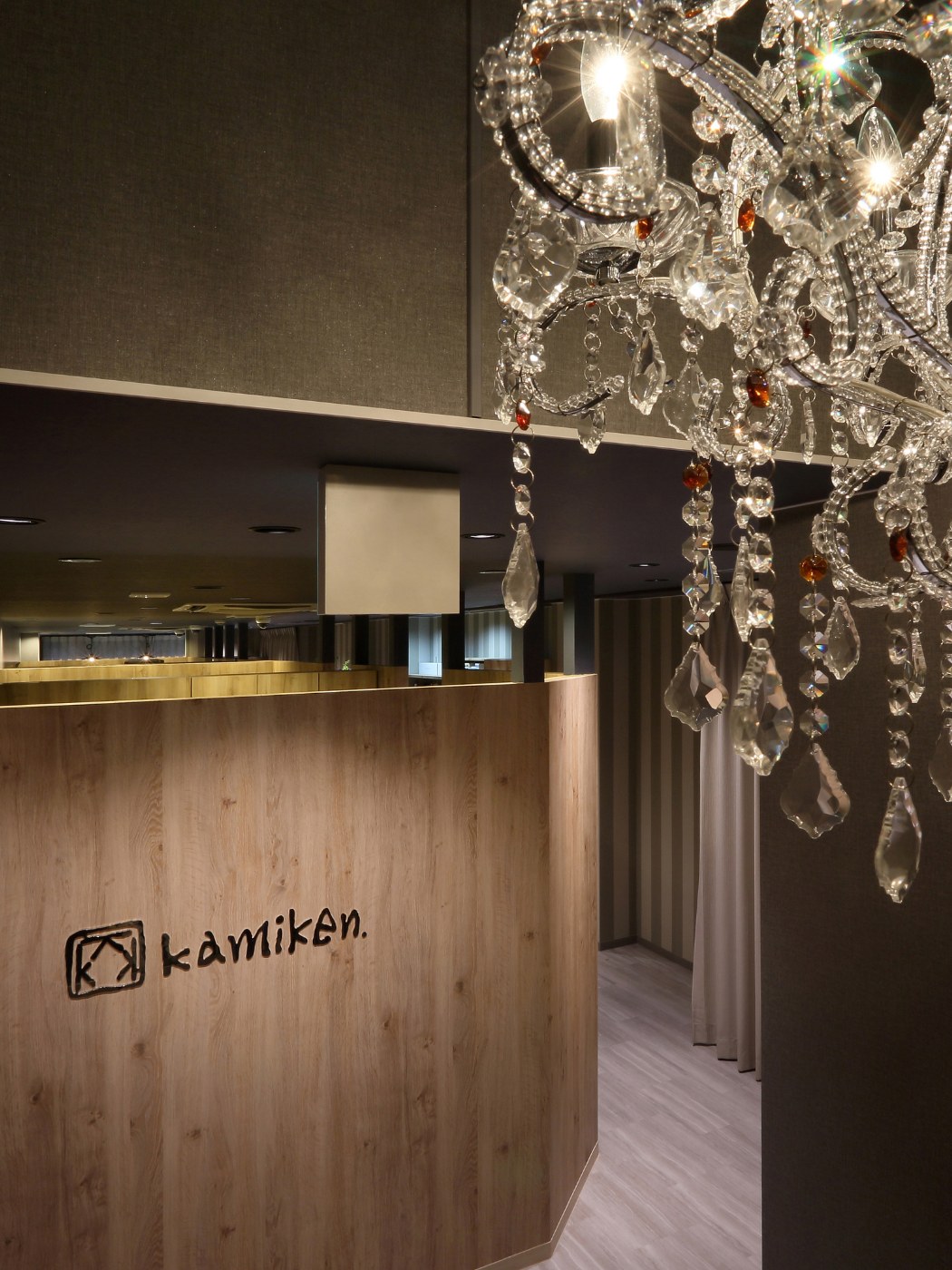 kamiken.paseo 受付カウンター